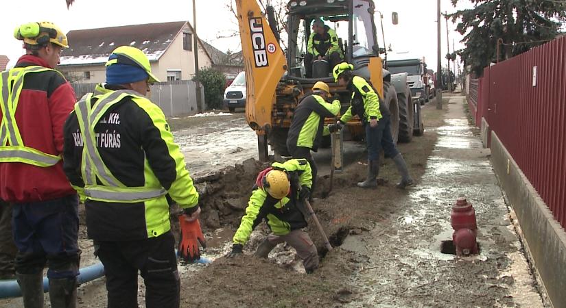 Sebességkorlátozás mellett ismét járható a Lahner utca csőtörés miatt sérült szakasza