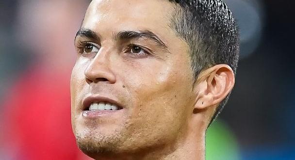 Cristiano Ronaldo ledobta az atomot: megnevezte minden idők legjobb focistáját