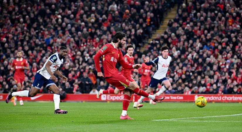 Szoboszlai vezérletével jutott döntőbe a Liverpool