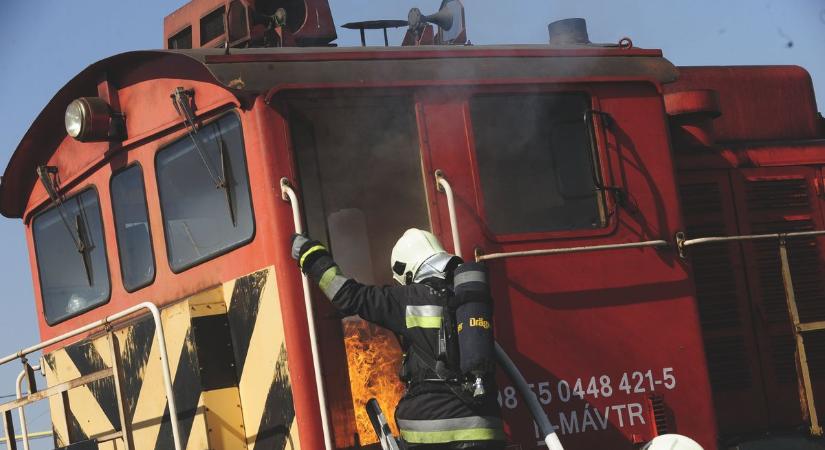 Figyelem! Tűz ütött ki egy vonaton, késnek a vonatok a nyíregyházi vonalon