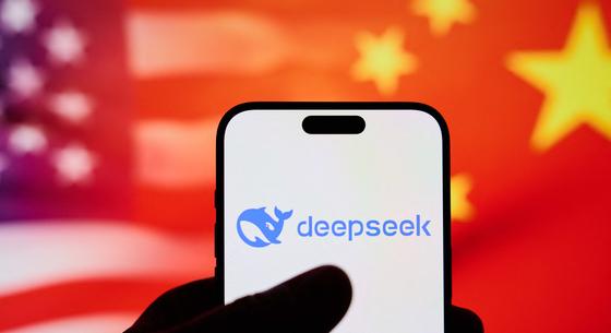 Lecsapna a kínai mesterséges intelligenciára Amerika, a TikTok sorsára juttatná a DeepSeek R1-et