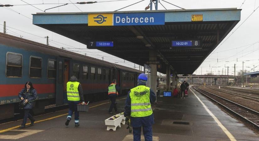 Kigyulladt egy mozdony péntek reggel, a debreceni vonatközlekedést is érintette