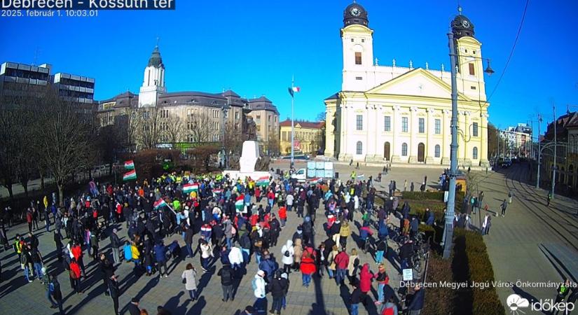 Brüsszel azért fizetett álcivil szervezeteknek, hogy tüntetéseket szervezzenek