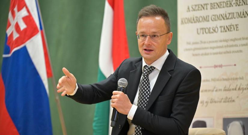 Hungary FM: Donald Trump's Decision Against ICC Is Completely Understandable