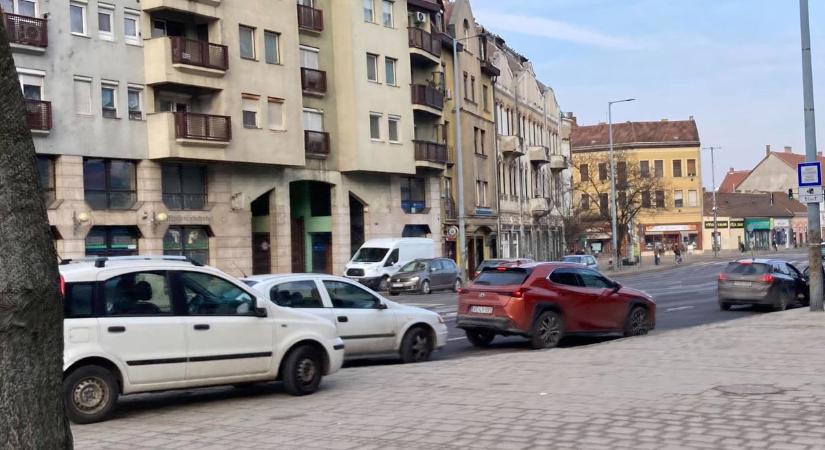 Nem semmi! Így alakult át a Szinvapark előtti buszmegálló