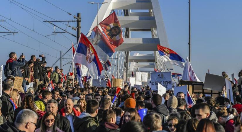 Dilemma előtt áll az Európai Unió, a lázadó szerb diákokat támogassa-e vagy a lítiumbányászatot