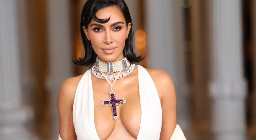 Kim Kardashian paróka nélküli roncsolt haja sokkolta a nézőket