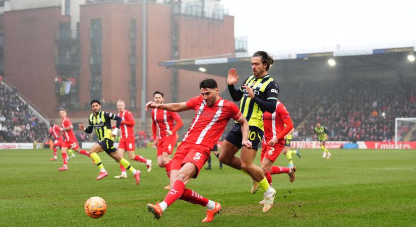 Brutális góllal sokkolta a Manchester City védelmét a Leyton Orient – videó