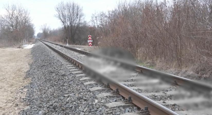 Tragédia Győrnél: a 8 éves lány végignézhette, amikor az anyja a kistestvérével a vonat elé lépett