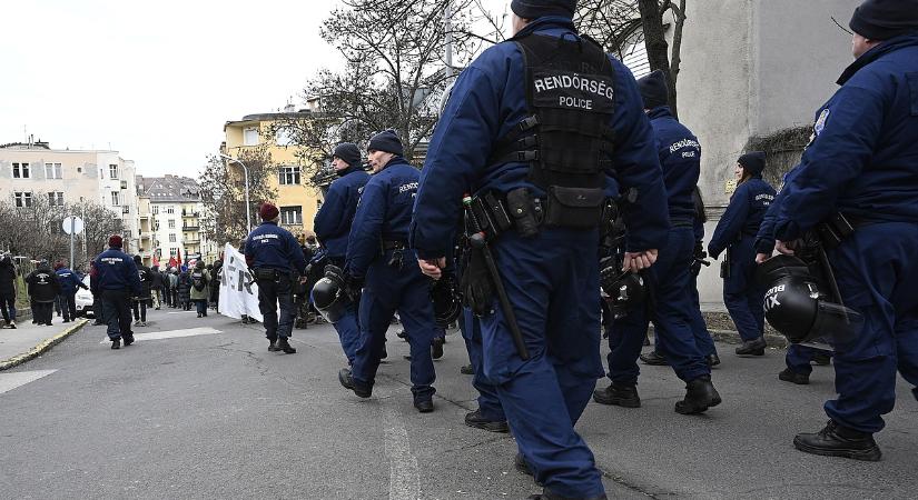 Erős rendőri készültség mellett, békésen zajlottak le a szombati budapesti demonstrációk