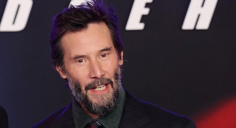 Keanu Reeves a Lánchíd tetején forgatott  videó