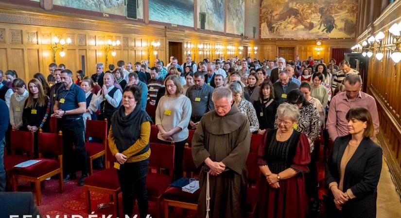 „A magyar családokon a sor, hogy a következő ezer évért dolgozzanak”