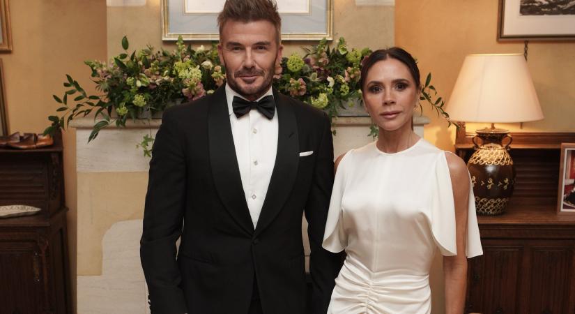 David Beckham ismét a királyi családnál töltötte az estét – a pletykák szerint az exfocista csak kihasználja Károly királyt