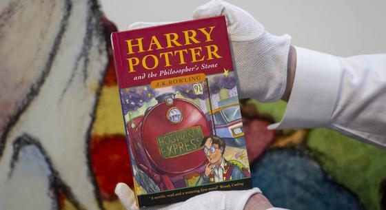 Majdnem a szemétben landolt, végül 10 millió forintért kelt el egy Harry Potter-könyv