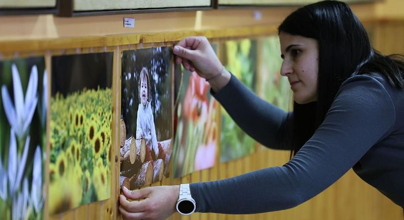 Különleges drónfelvételek is láthatók Franzer Flóra kiállításán – galériával