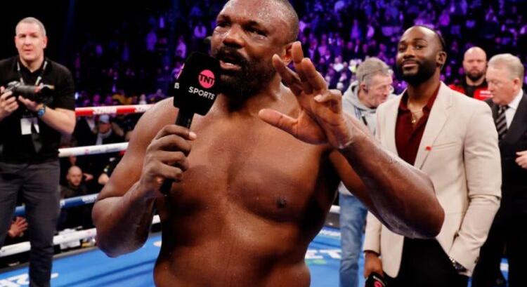 Derek Chisora kipontozta Wellint, az utolsó előtti meccsén