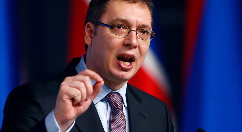 Kiszakadt Vučić szerb elnök autójának a kereke