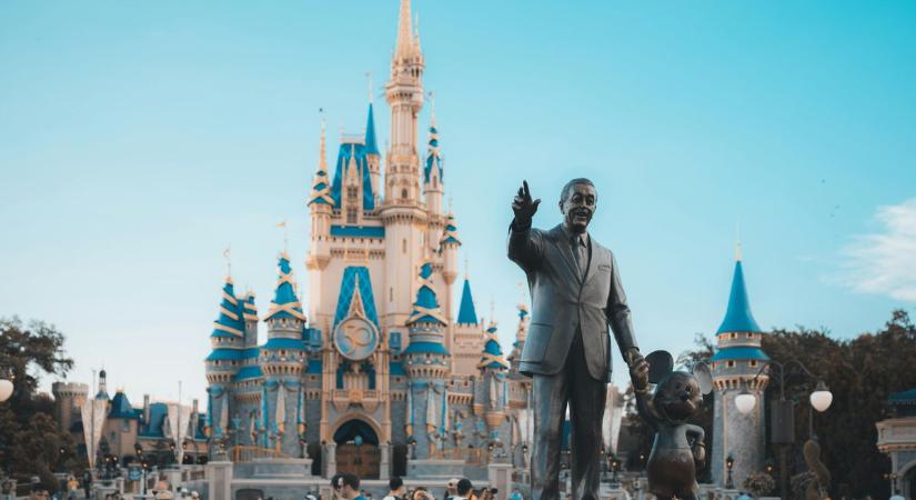 Horror Disneylandben: elhunyt egy 18 éves dolgozó, iszonyatos dolog történt vele