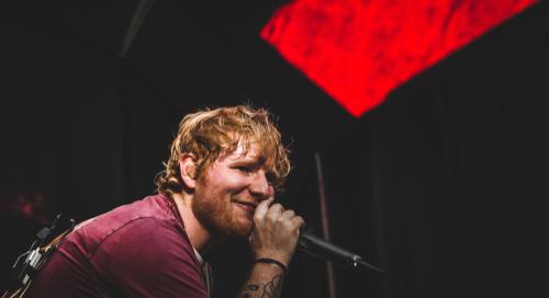 A helyi rendőrség megszakította Ed Sheeran utcai koncertjét Indiában