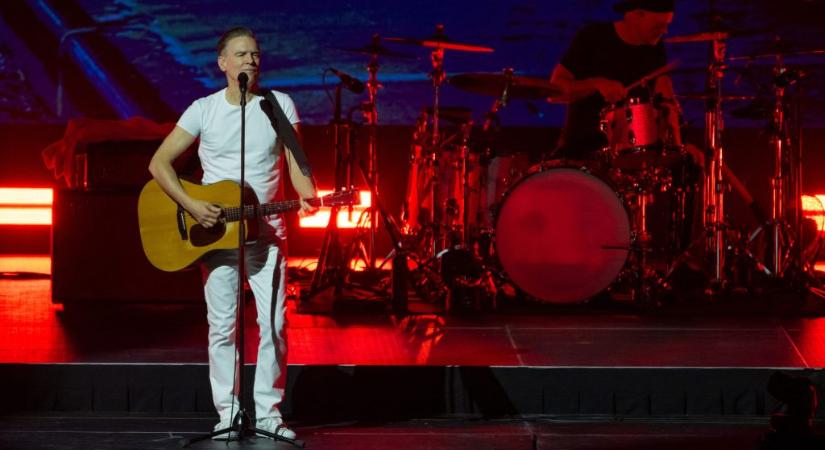 Egy hatalmas zsírszörny szabott gátat Bryan Adams koncertjének