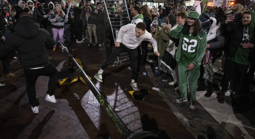 Super Bowl: a mérkőzés után zavargás kezdődött Philadelphiaiában