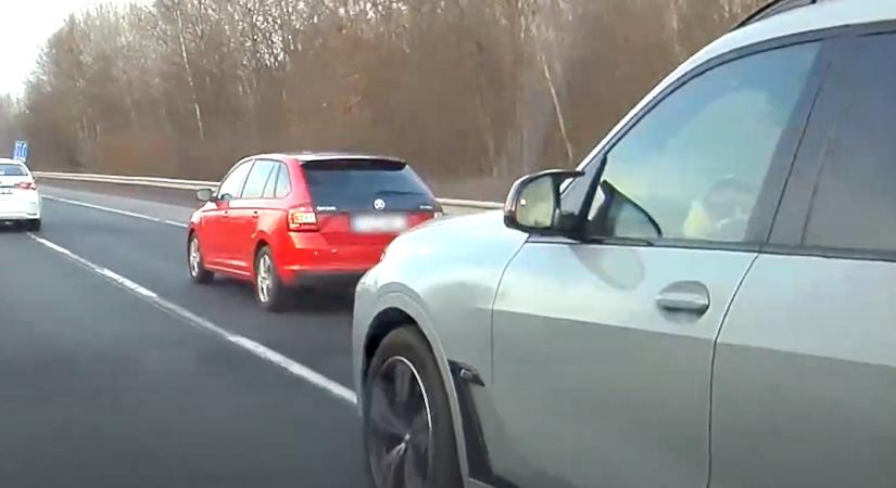 Elrettentő videók: agresszív kretén BMW-ben és fogalmatlan bácsi Suzukiban