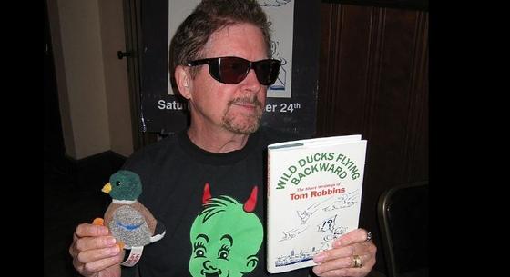 Elhunyt Tom Robbins, az amerikai ellenkultúra írója