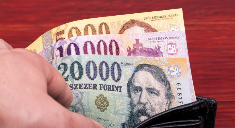 Megbírságolták az energiaszolgáltatókat: súlyos milliókat kell fizetniük ezért
