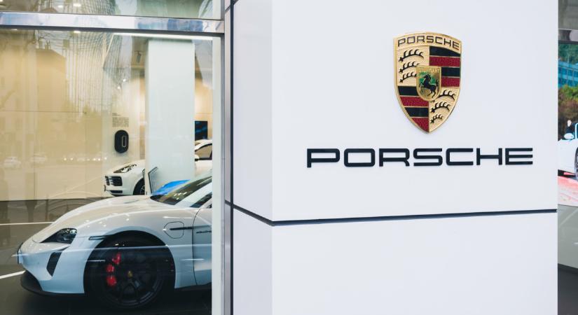 Egyre nagyobb a baj a Porsche háza táján: már a befektetőket is figyelmezteti az autógyártó