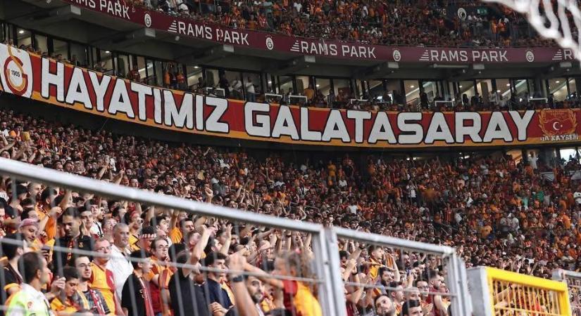 Nem a Galatasaray-ból, hanem a játékvezetőkből lett elegük