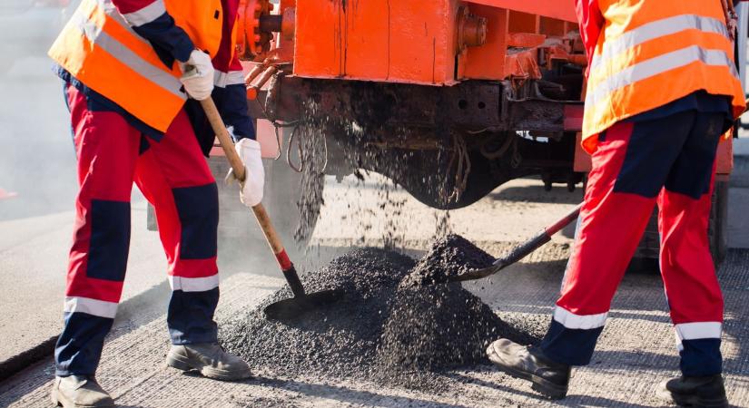 Több szakaszon is félpályás útlezárásra kell számítani az 54-esen