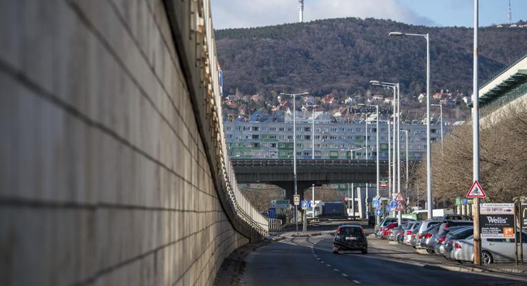 Mutatjuk, mikortól és hogyan változik a közlekedés a a Flórián téri felüljárók felújítása miatt