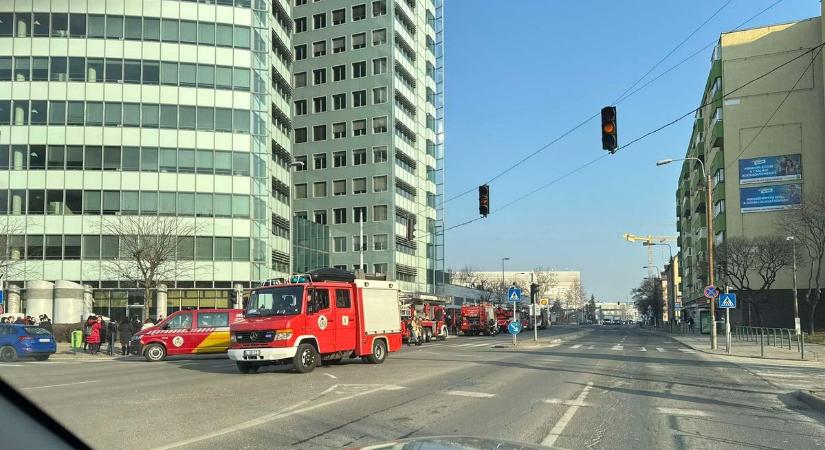 Tűzriadó van a Népfürdő utcai Erste Toronyban