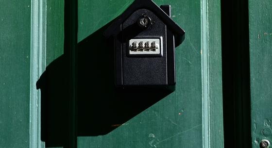 Szexjátékok és véres matracok várták a négygyermekes családot a vakációra kibérelt házban