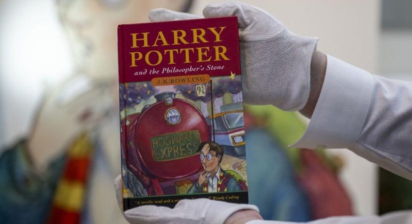 Majdnem a szemétben landolt, majd 10 millió forintért talált gazdára egy első kiadású Harry Potter-könyv