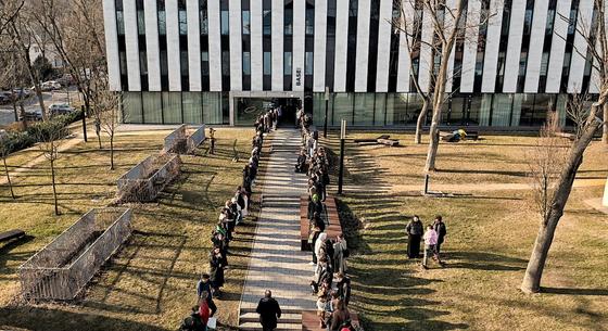 Ideiglenesen visszakerül Kopek Gábor a MOME élére, miután elbukta a bizalmatlansági szavazást az egyetem rektora