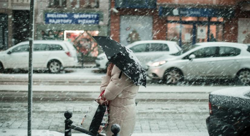 Figyelmeztetést adtak ki a fél országra: szerdán újra ránk ront az ítéletidő