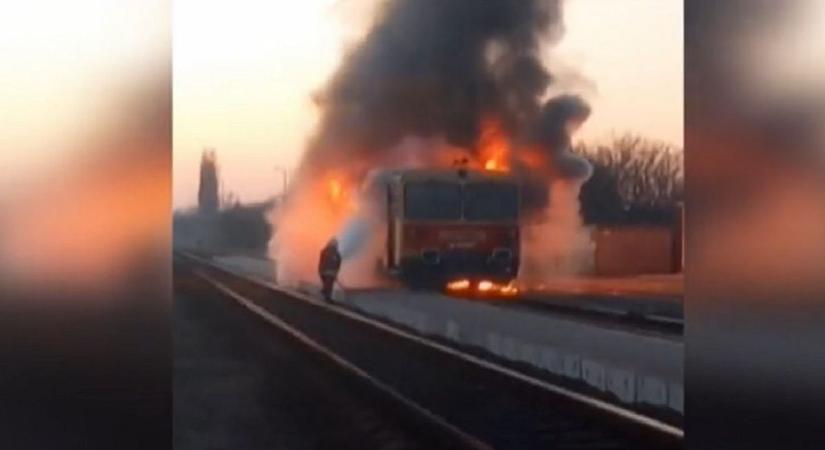 Késett a vonata, ezért felgyújtotta annak üléseit (videóval)