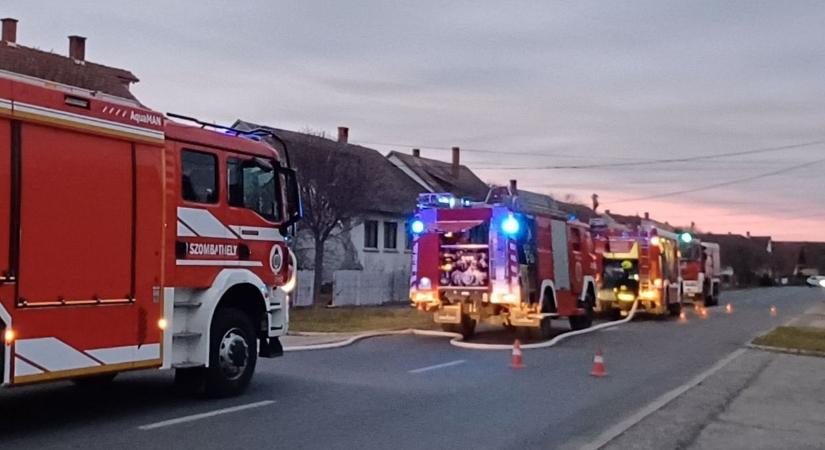 Pincében keletkezett tűz Bükön, nagy erőkkel vonultak a tűzoltók - fotók