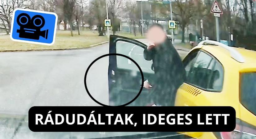 Rádudáltak egy taxisra Óbudán, elborult az agya