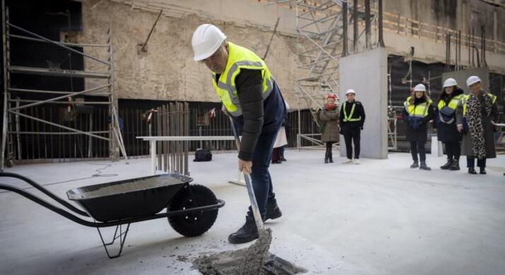 Időkapszulát rejtettek a Kossuth téri építkezésén – Üzenet a jövőnek