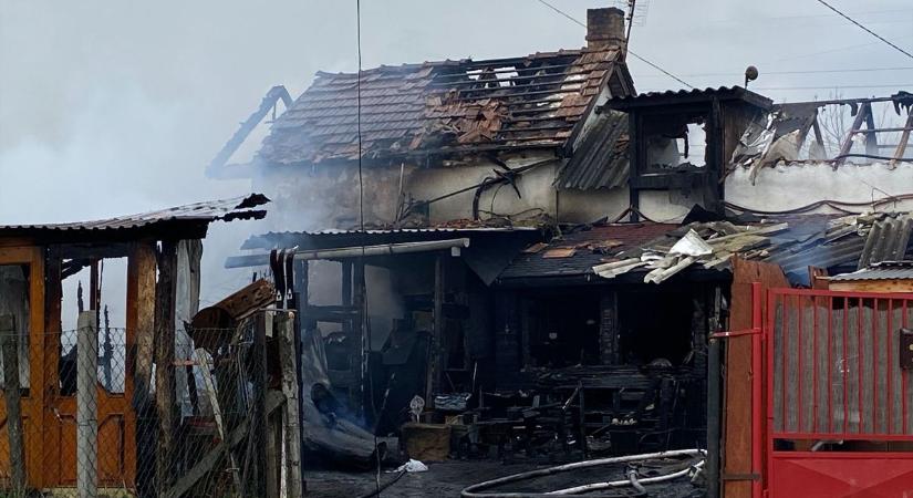 Lángokban a remény: összefogás a felsőpáhoki családért