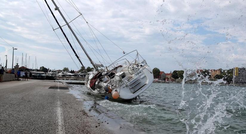 Akkora földrengés volt a szomszédban, hogy a vízen úszó hajók is megremegtek (videó)