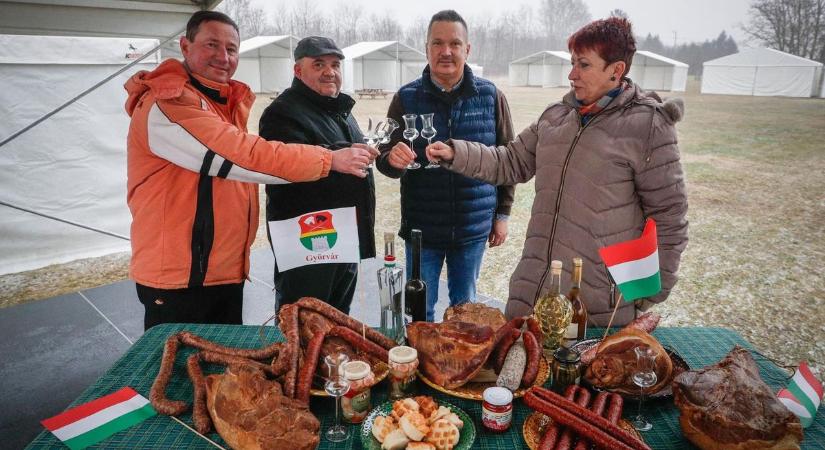 Pálinkaszökőkút, kurucos pörkölt a vasi böllérfesztiválon - Több, mint 10 ezer vendéget várnak