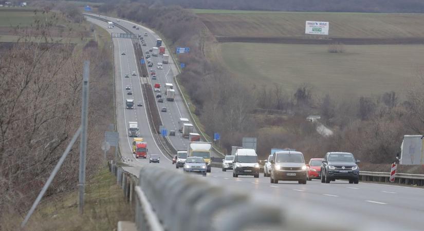 Az M1-es autópálya bővítésének mindenki örül – reagált a polgármester