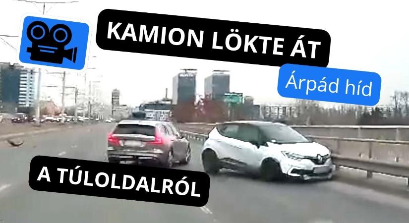 Kamion ütötte ki az autókat az Árpád hídon. Az egyik autó a híd túloldalán kötött ki