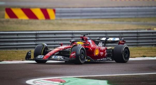 Készül a Ferrari, bajban a Red Bull? – a nap F1-es hírei