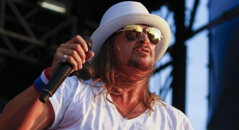 „Ha nem fogtok tapsolni, lelépek! Tudjátok mit?! Basszátok meg!” – mondta Kid Rock legutóbbi fellépésén, majd leviharzott a színpadról