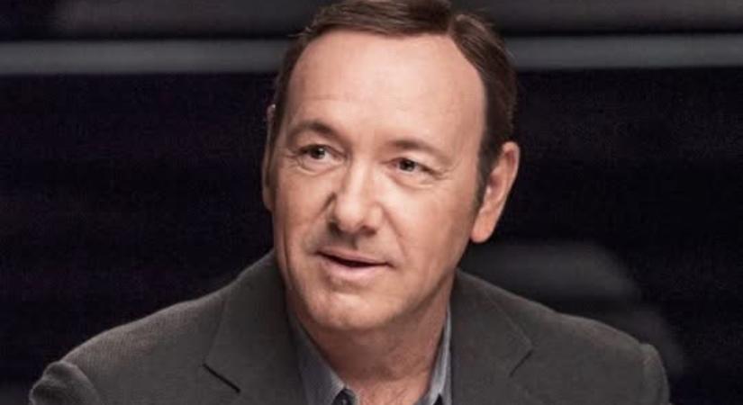 Újabb színész perelte be Kevin Spacey-t szexuális zaklatás vádjával – az ügy Spacey 2003 és 2015 közötti színházigazgatói időszakáig nyúlik vissza