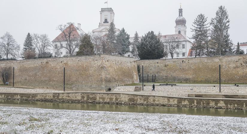 Hajszálvékony fehér lepel: téli pillanatok Győrből